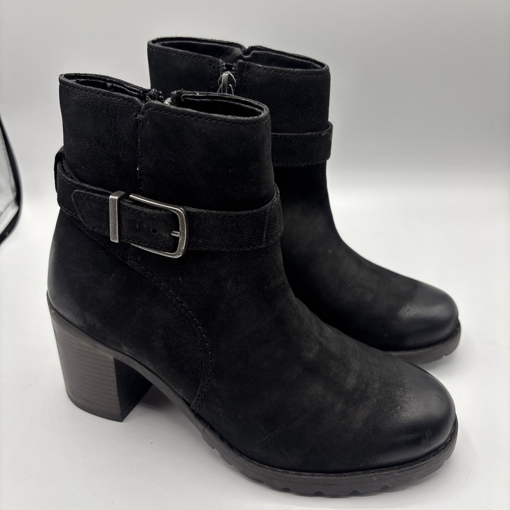 Clarks Black Leather And Suede Ankle Boots Women's‎ Size 6 M